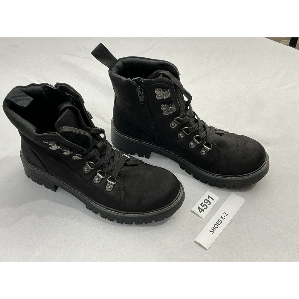 Womans Cliffy By White Mountain Maximal Combat Ankle Boots 7 M Black Lace Up Zip